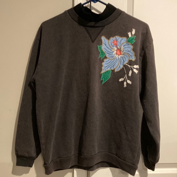 Bordeaux Tops - Bordeaux Brand Vintage Flower Sweatshirt